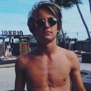 Meet your Posher, Graham